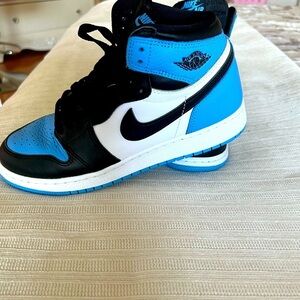 💥Jordan Nike Black and Blue Sneakers High-Top Design